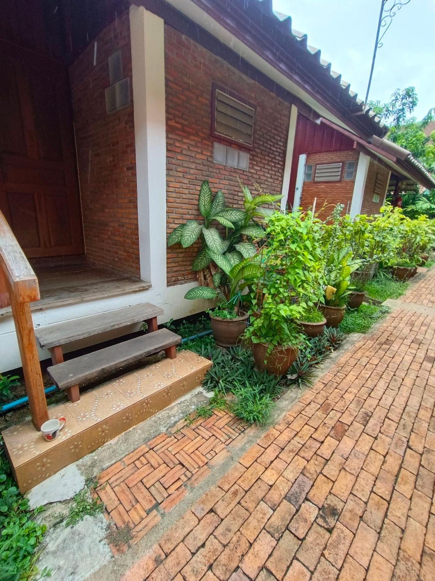 Mg Guesthouse Sukhothai Exteriör bild