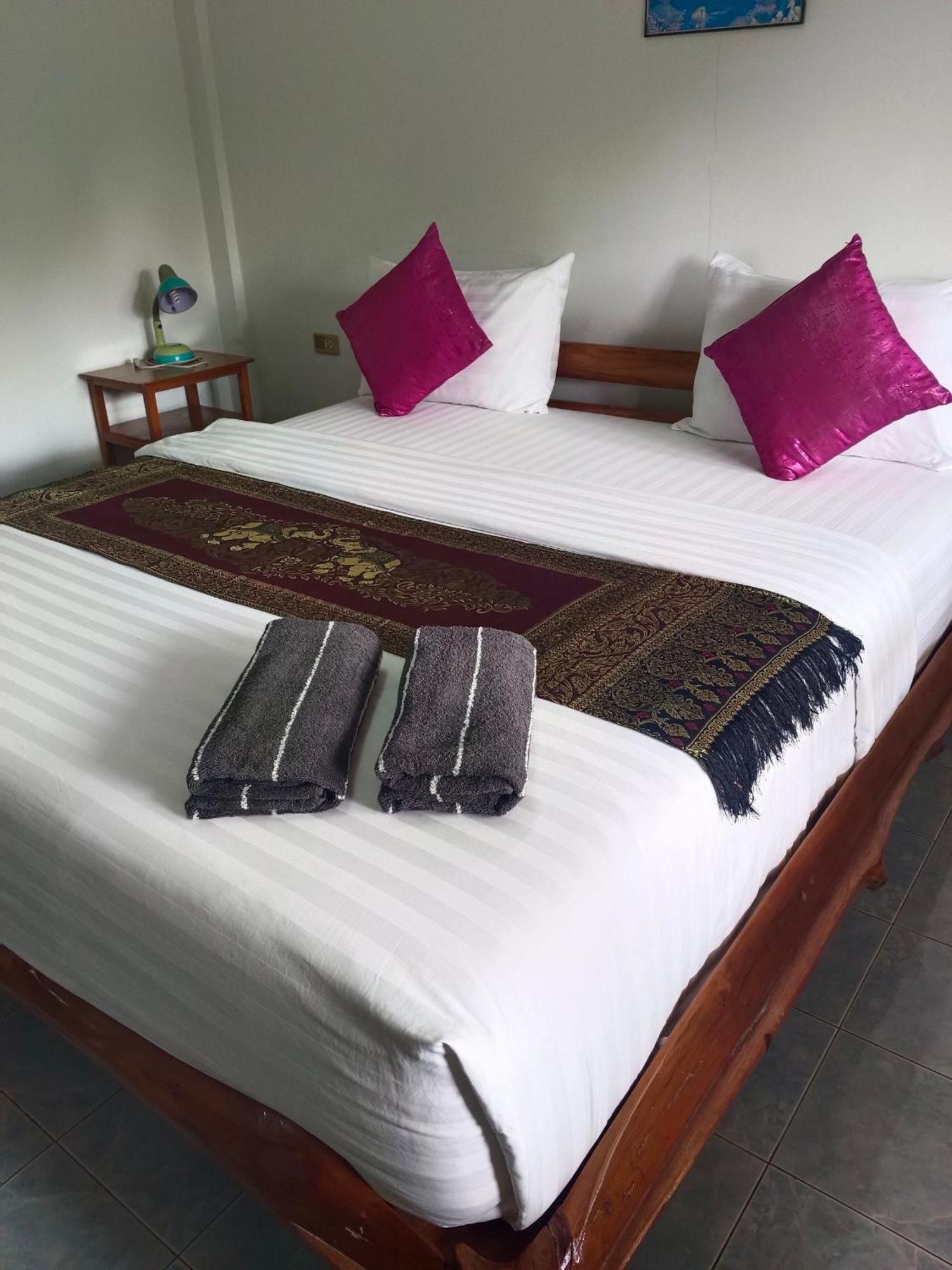 Mg Guesthouse Sukhothai Exteriör bild